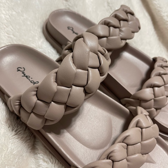 Brand New Qupid Braided Sandels - Picture 3 of 3